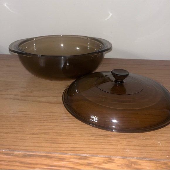 Elegant Brown Glass Cookware with Lid - Picture 2 of 3